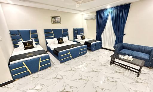 Master + 2 Single Beds Room